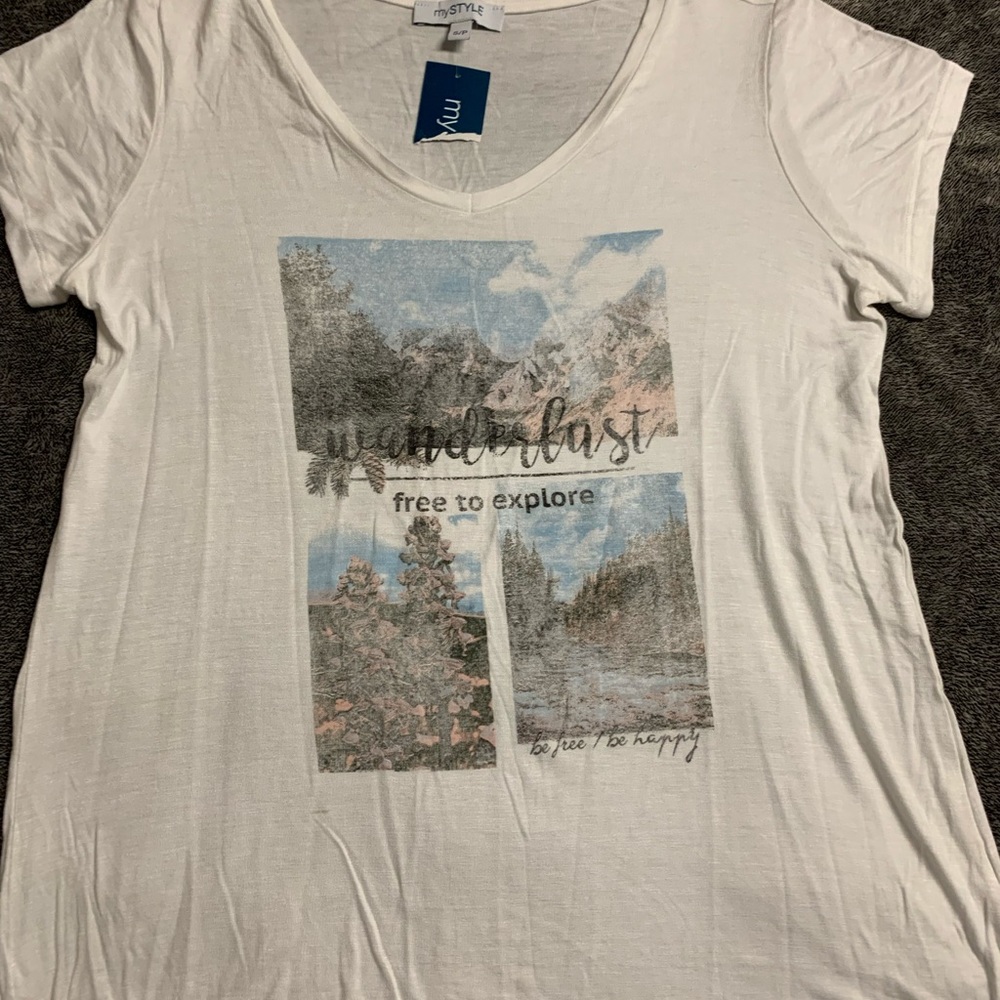 Woman’s shirt - Picture 1 of 2
